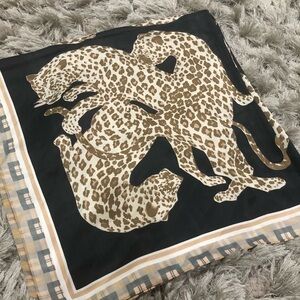 Vince Camuto cheetah Leopard Animal Print Bandhana Scarfs Scarves